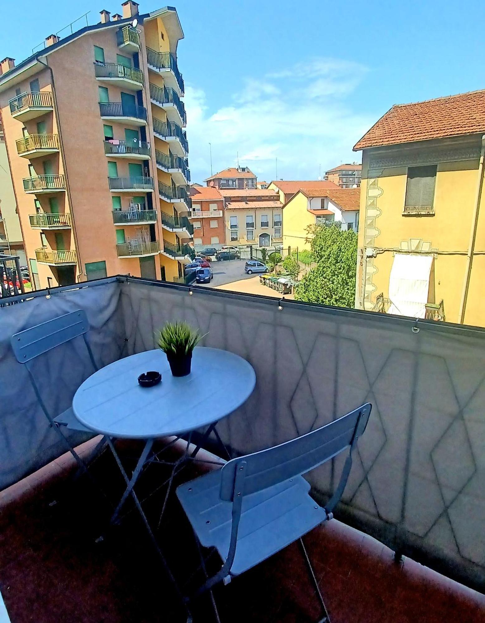 Intero Appartamento Luminoso E Accogliente ! Turin Luaran gambar