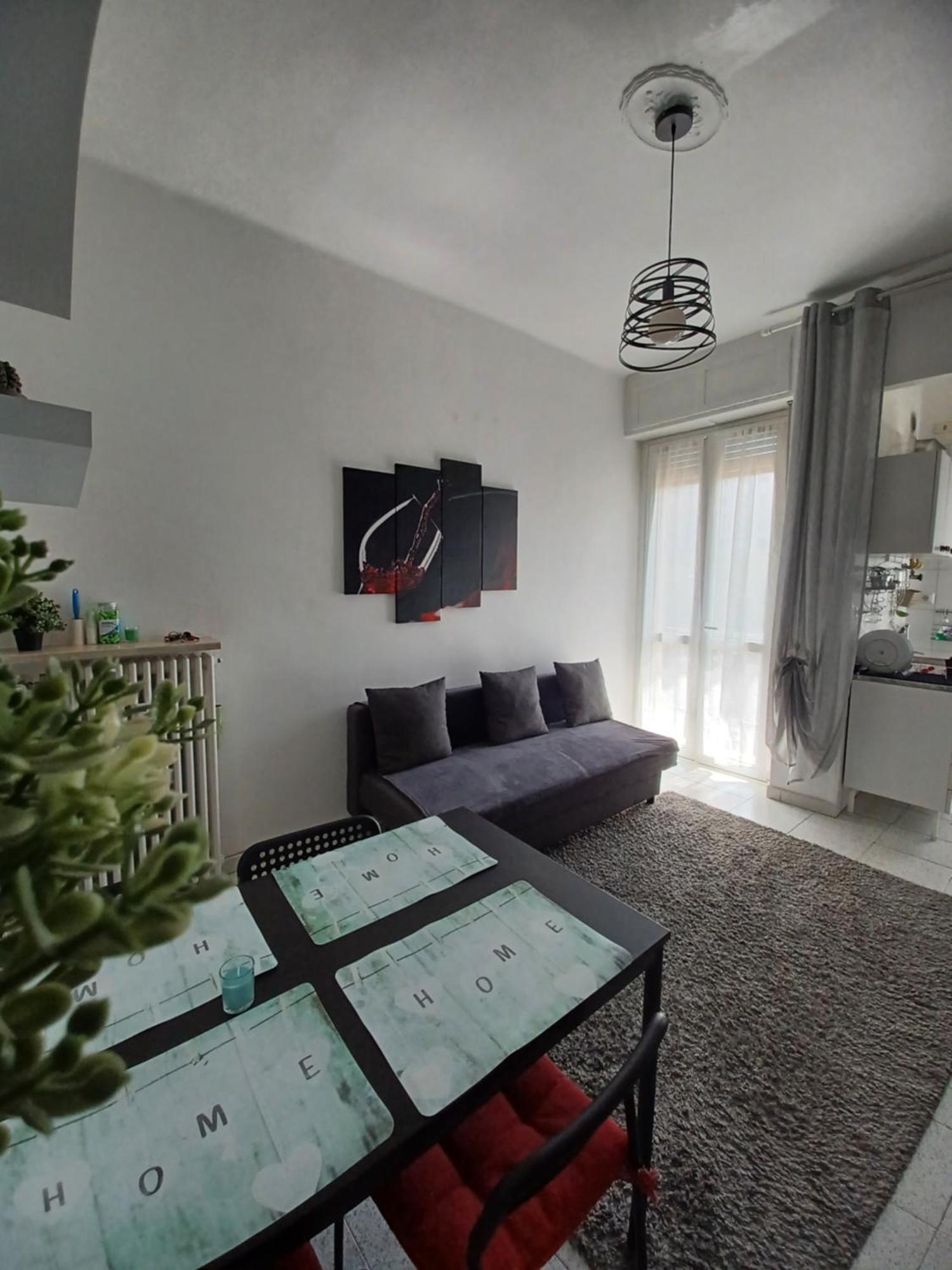 Intero Appartamento Luminoso E Accogliente ! Turin Luaran gambar